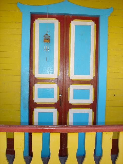 colorful door isla mujeres
